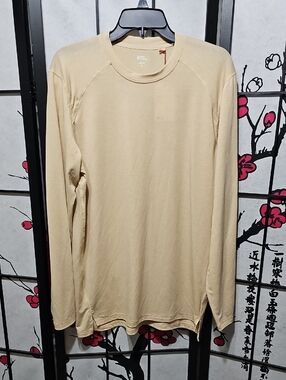 Right Of Way Beige Long-Sleeve Crewneck Shirt Size Medium New